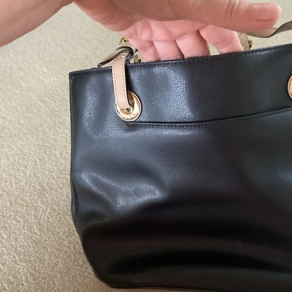 Michael Kors  Jet Set Medium Black Tote Bag , Gold hardware, MK logo, signature